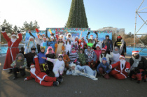 Участники клуба «Бег к мечте» отметили Новый год забегом в костюмах