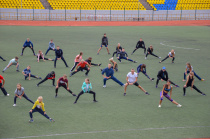 Больше сотни спортсменов приняли участие в «Зарядке с чемпионом»