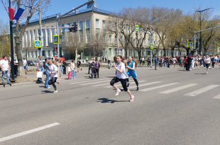 В День Победы в областной столице прошла традиционная легкоатлетическая эстафета