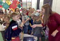 Школьники Белогорска знакомятся с ВФСК ГТО в пришкольном лагере