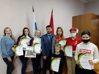  Министр по физической культуре и спорту наградил победителей конкурса «Спортивный Новый год»