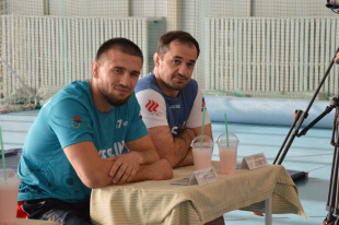 Тренер юношеской сборной России провел мастер-класс для амурских борцов