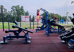 Малолетние вандалы устроили погром на новой спортивной площадке в Константиновке