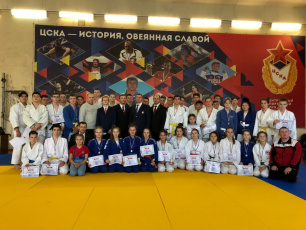 Амурские дзюдоисты с медалями вернулись из Владивостока