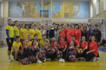 Волонтеры сыграли в волейбол с министерством социальной защиты населения