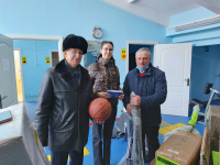 Спортинвентарь и оборудование от олимпийцев в ближайшее время получат восемь спортивных и образовательных учреждений региона