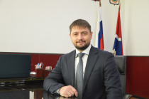 Министр по физической культуре и спорту Приамурья Дмитрий Кутека поздравил тренеров с профессиональным праздником