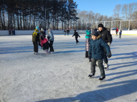 При школе Серышево по поручению губернатора Василия Орлова открыли хоккейную коробку