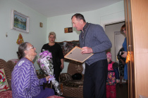 В жизни раз бывает ровно сотня лет